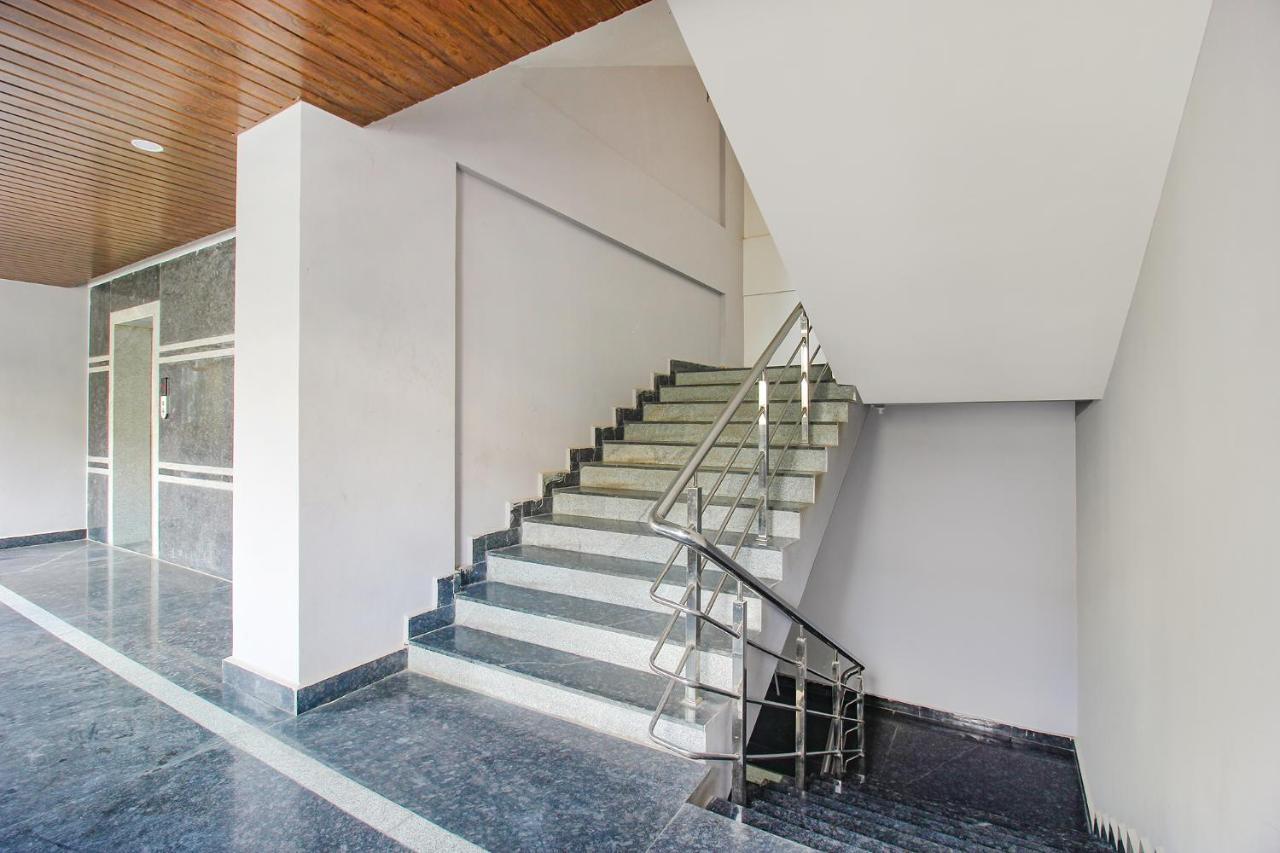 Fabhotel Ssr Fern Suites - 100M From Gsm Mall Madeenaguda Lingampalli Zewnętrze zdjęcie