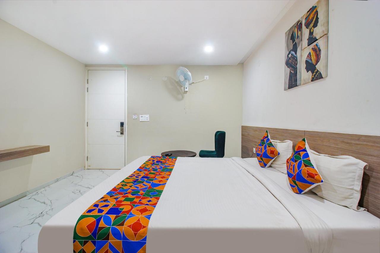Fabhotel Ssr Fern Suites - 100M From Gsm Mall Madeenaguda Lingampalli Zewnętrze zdjęcie