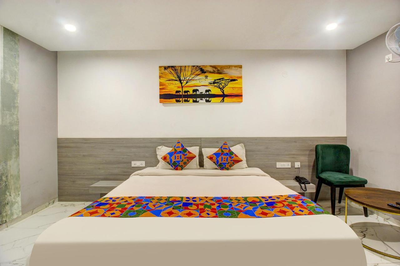 Fabhotel Ssr Fern Suites - 100M From Gsm Mall Madeenaguda Lingampalli Zewnętrze zdjęcie