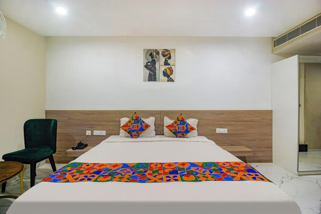 Fabhotel Ssr Fern Suites - 100M From Gsm Mall Madeenaguda Lingampalli Zewnętrze zdjęcie
