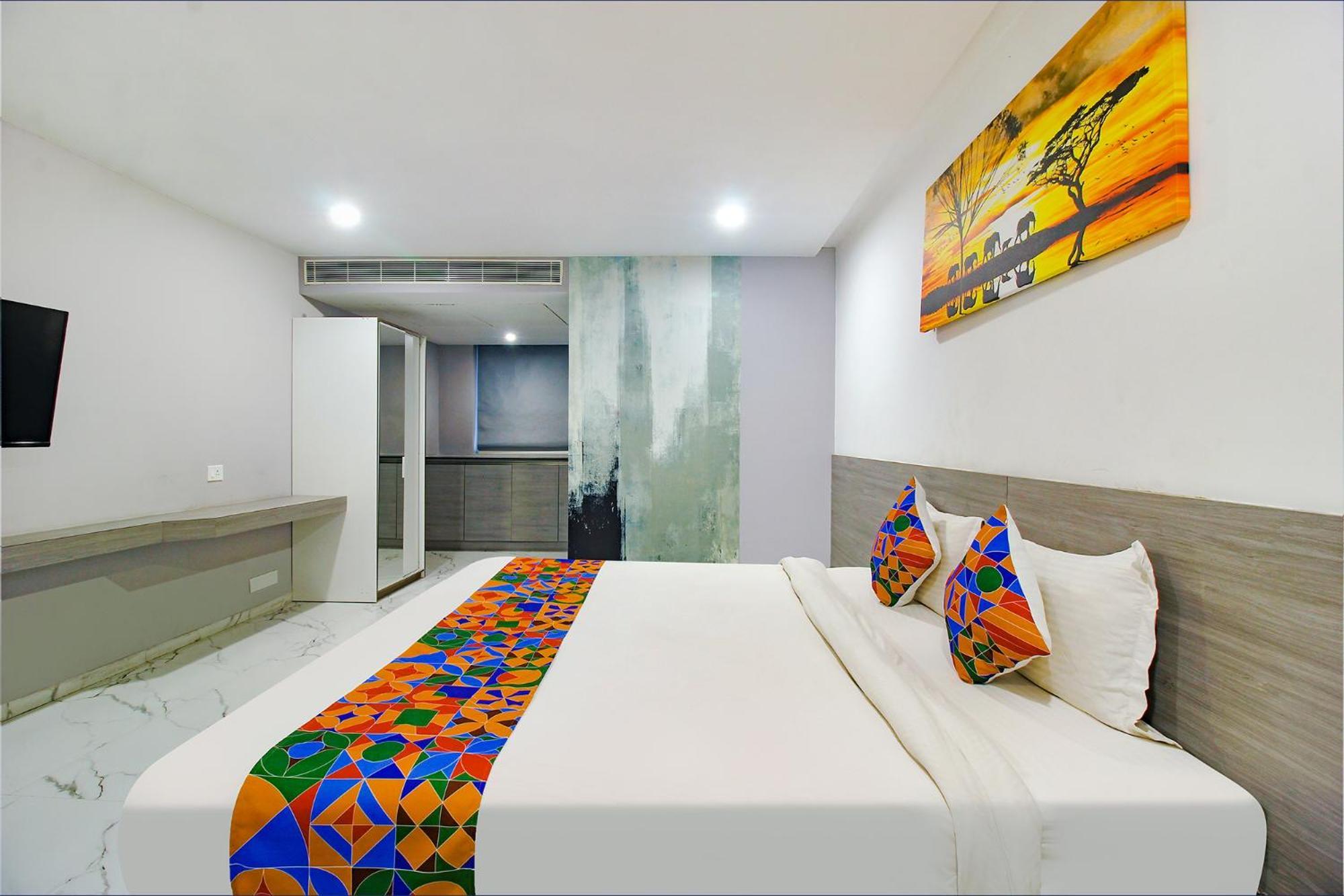 Fabhotel Ssr Fern Suites - 100M From Gsm Mall Madeenaguda Lingampalli Zewnętrze zdjęcie