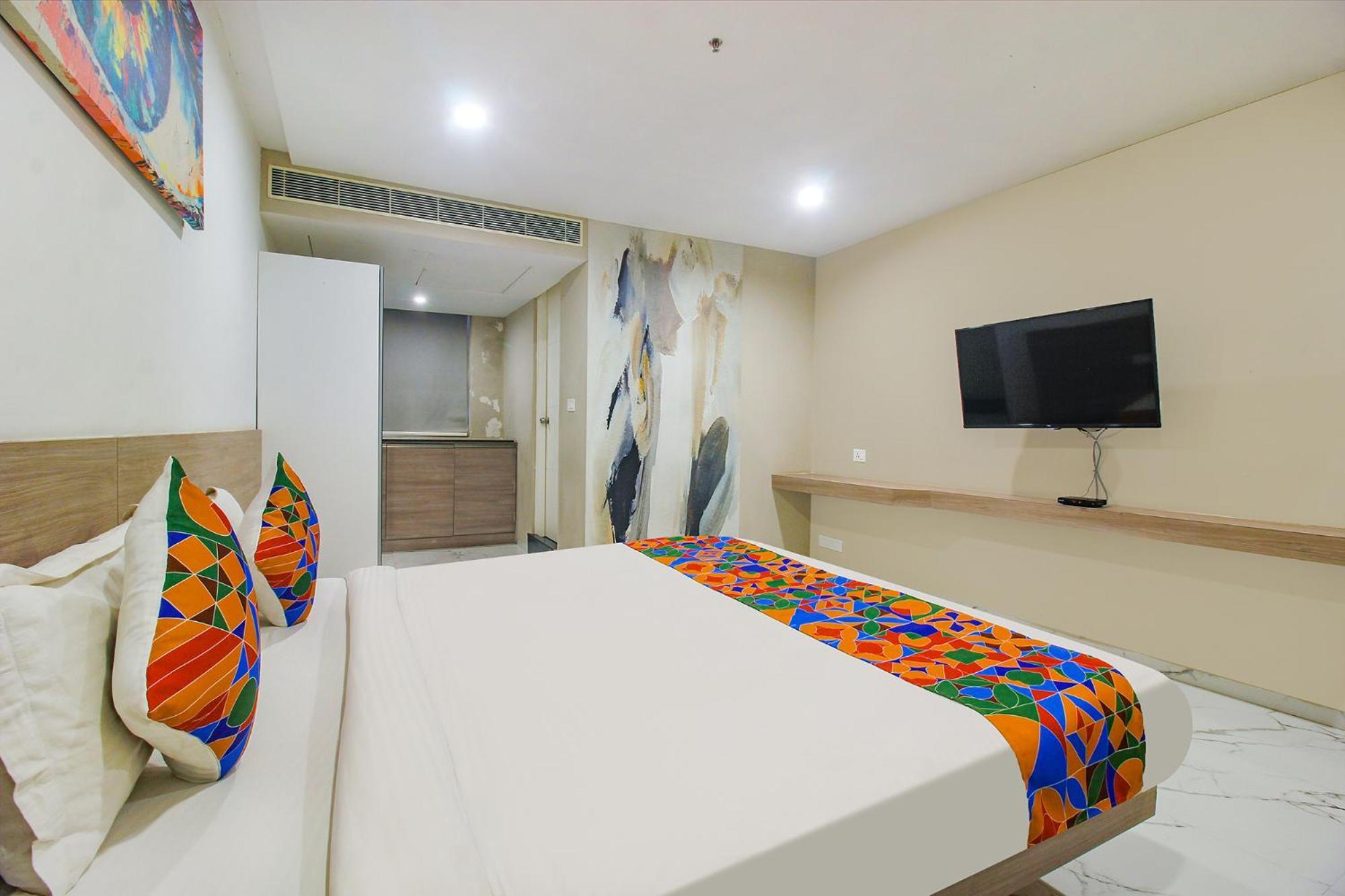 Fabhotel Ssr Fern Suites - 100M From Gsm Mall Madeenaguda Lingampalli Zewnętrze zdjęcie